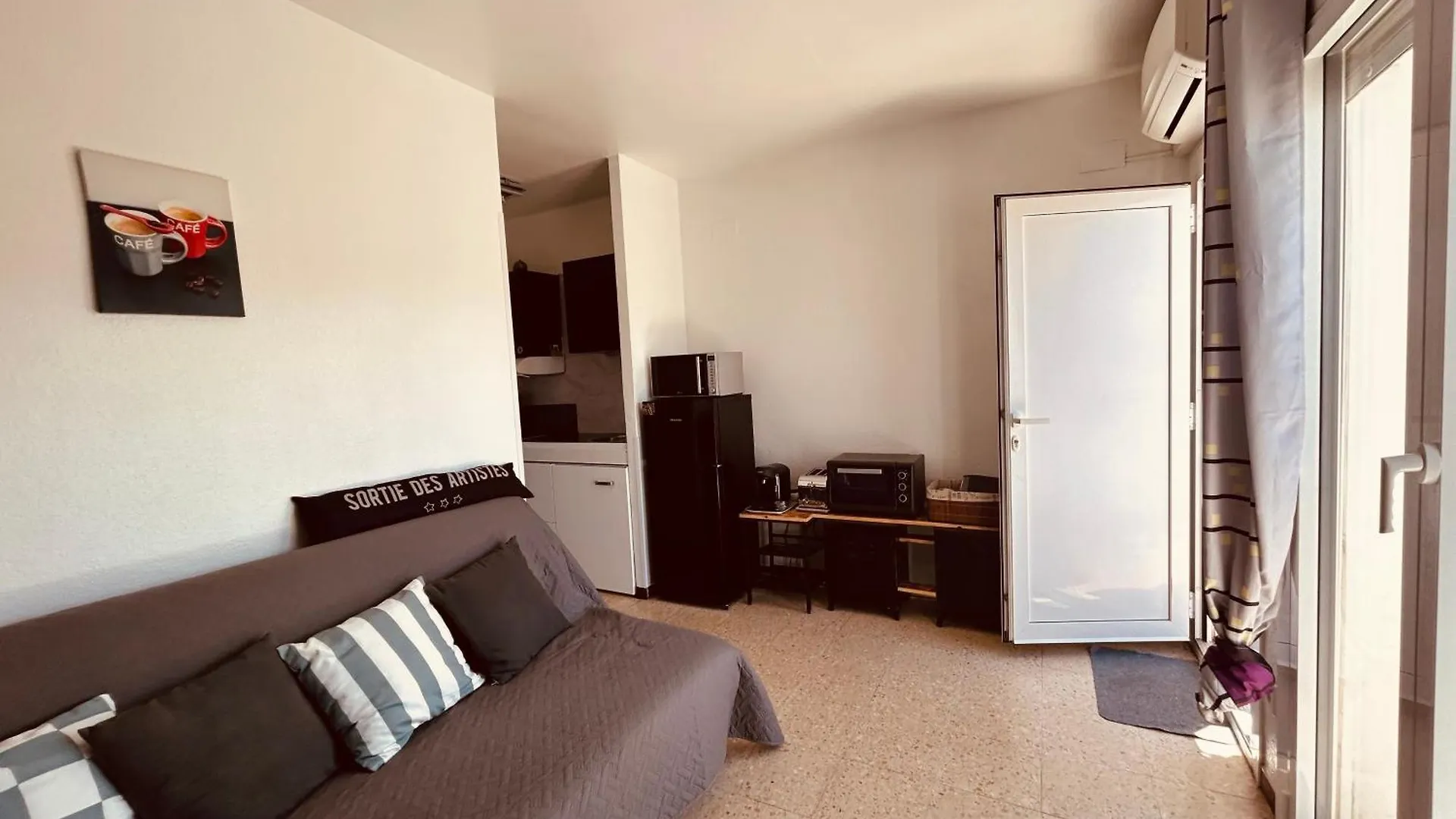 Empuriabrava, T2, Terrasse, Barbecue Apartment  Empuriabrava